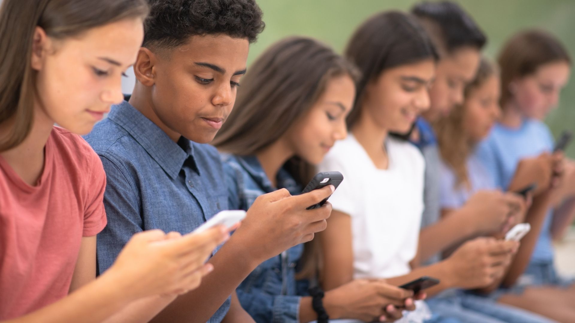 Concerning Medical And Behavior Issues Emerging From Social Media Use (Especially In Teens and Girls)